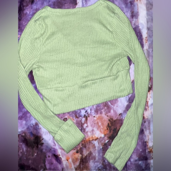 wild fable Tops - Wild Fable long sleeved crop top